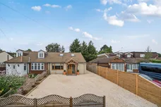 Chiswell Green Lane St Albans AL2 photo 2