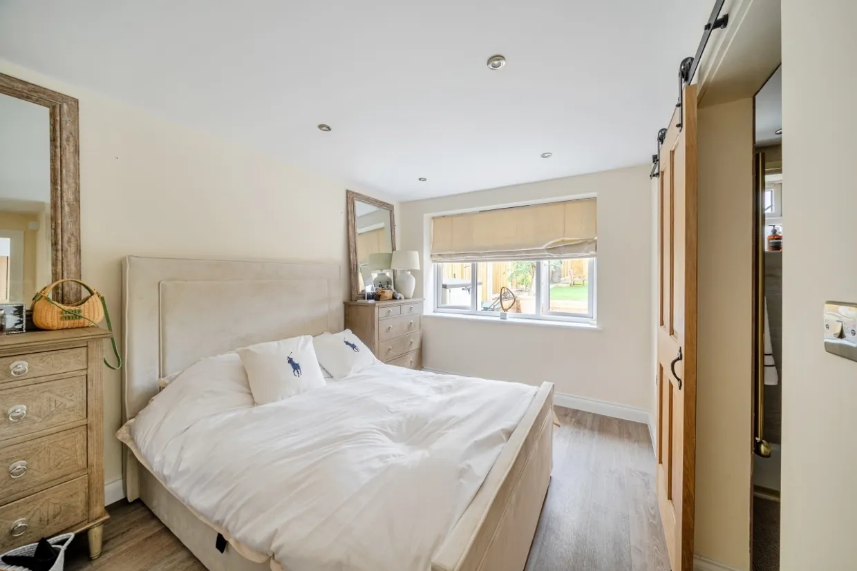Chiswell Green Lane St Albans AL2 photo 4