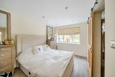 Chiswell Green Lane St Albans AL2 photo 4