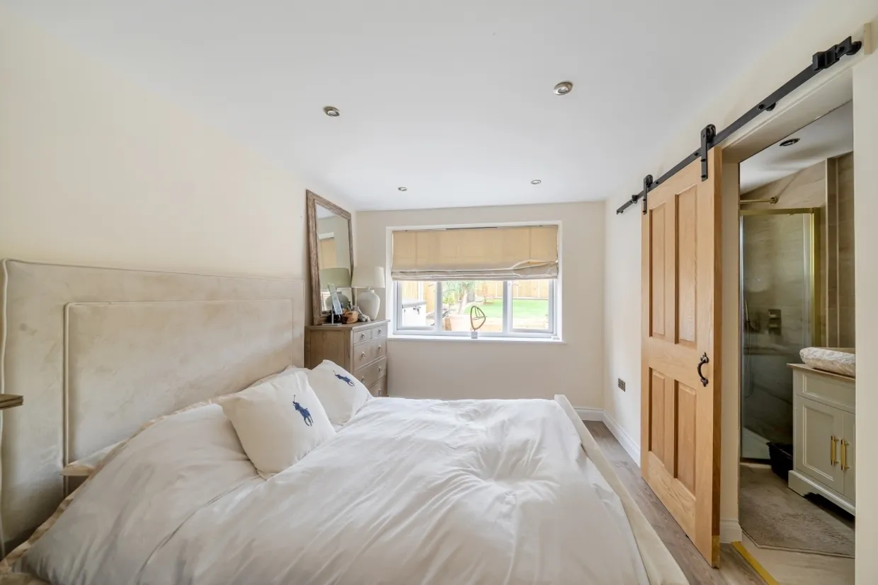 Chiswell Green Lane St Albans AL2 photo 12