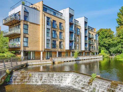 The Embankment, Nash Mills Wharf, Hemel Hempsteadphoto