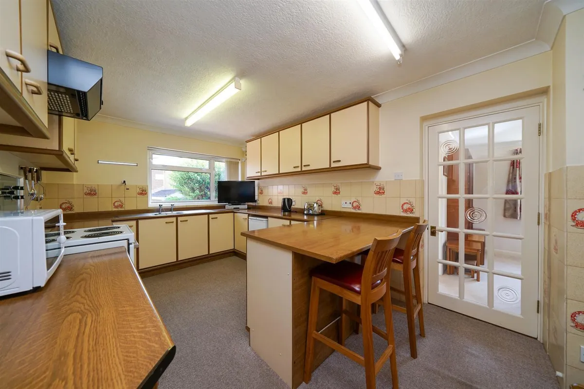 Kendale, Leverstock Green, Hemel Hempstead, Hertfordshire, HP3 8NN