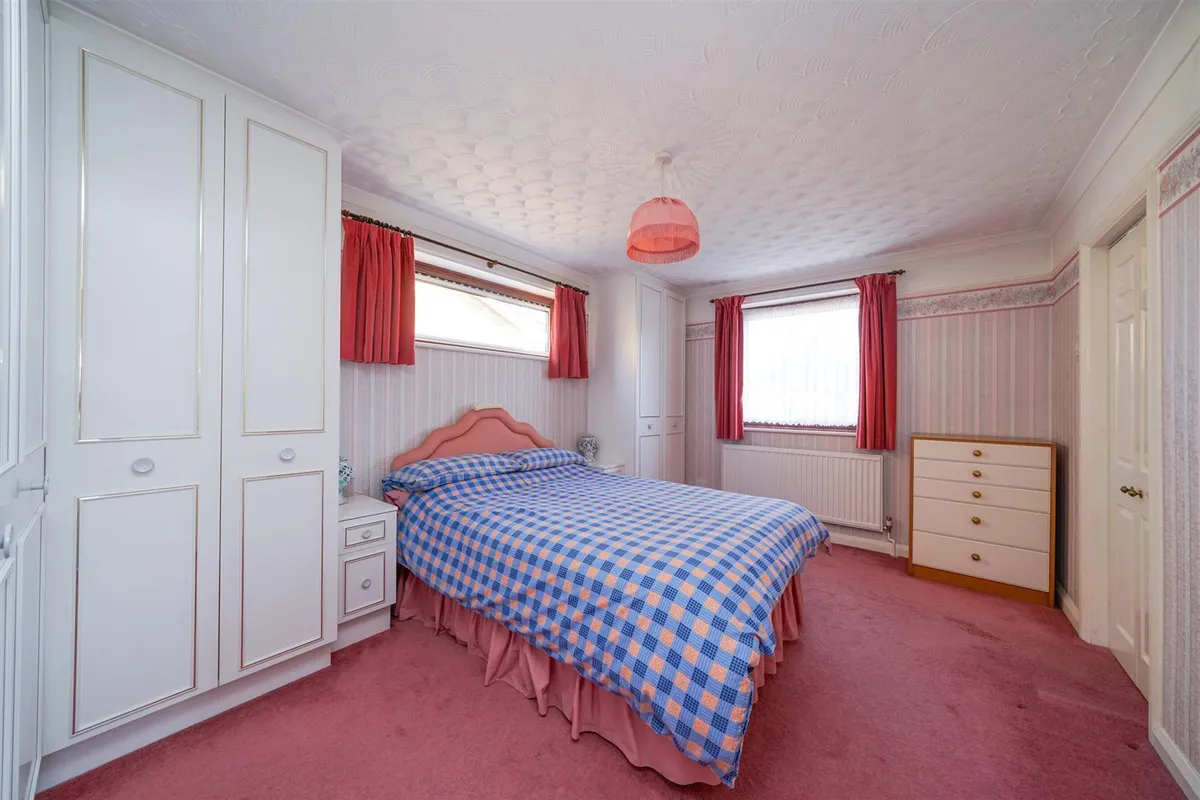 Kendale, Leverstock Green, Hemel Hempstead, Hertfordshire, HP3 8NN