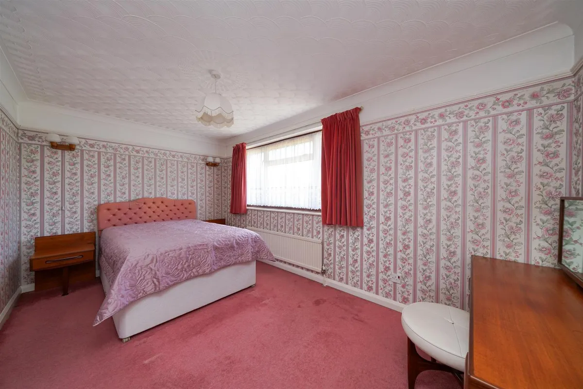Kendale, Leverstock Green, Hemel Hempstead, Hertfordshire, HP3 8NN