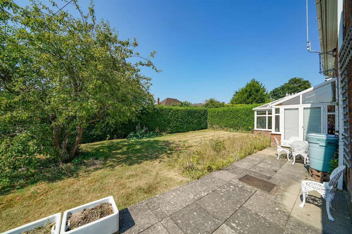 Kendale, Leverstock Green, Hemel Hempstead, Hertfordshire, HP3 8NN