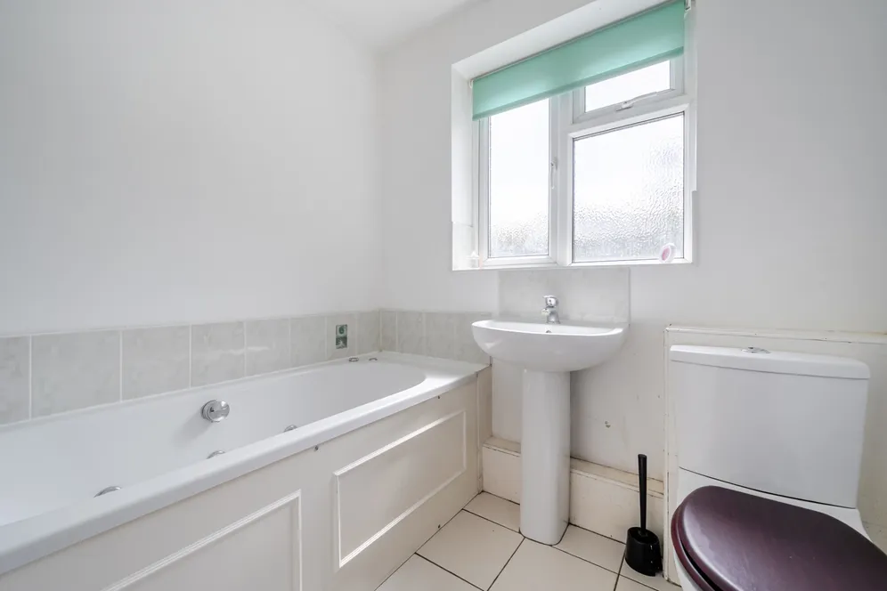 Connaught Road, Fleet, GU51 photo 7