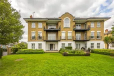 Clearwater Place, Surbiton, KT6 photo 1