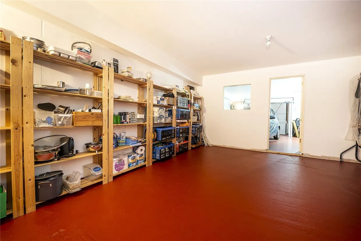 Clearwater Place, Surbiton, KT6 photo 17