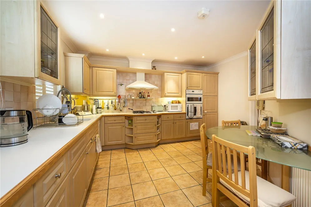 Clearwater Place, Surbiton, KT6 photo 6
