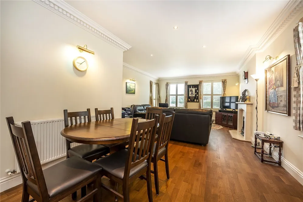 Clearwater Place, Surbiton, KT6 photo 8