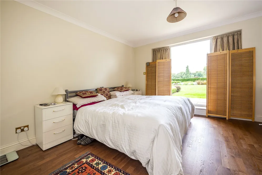 Clearwater Place, Surbiton, KT6 photo 10