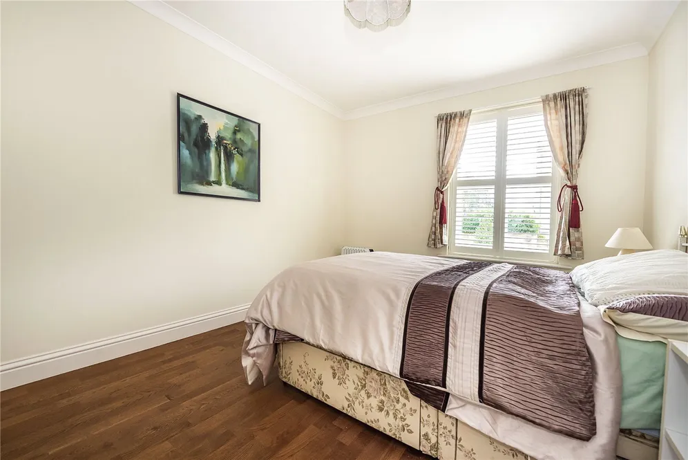 Clearwater Place, Surbiton, KT6 photo 12