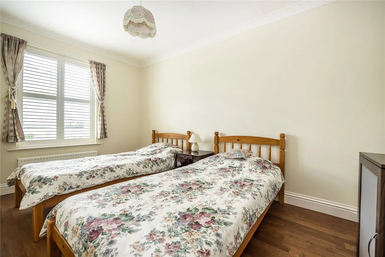 Clearwater Place, Surbiton, KT6 photo 13
