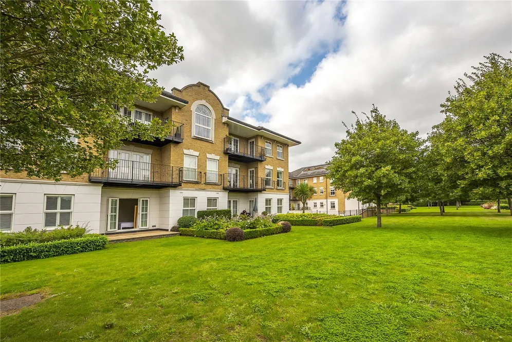 Clearwater Place, Surbiton, KT6 photo 21