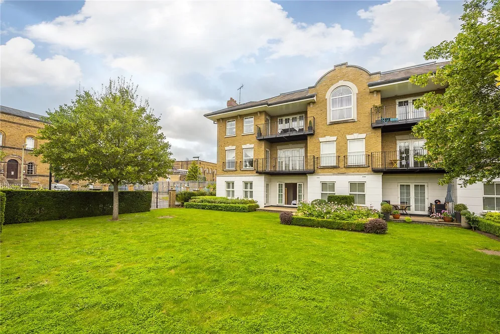 Clearwater Place, Surbiton, KT6 photo 22