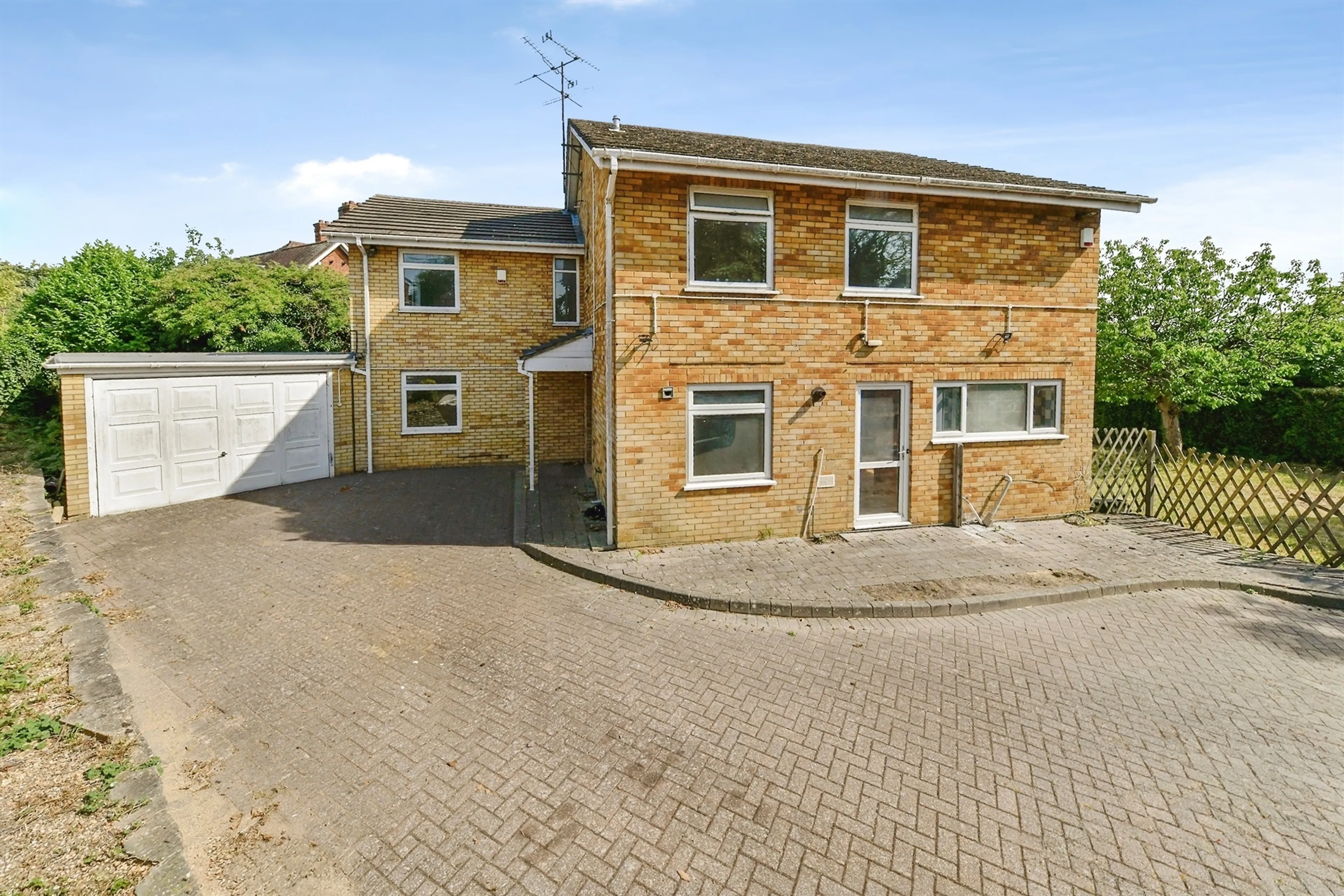Property photo 0