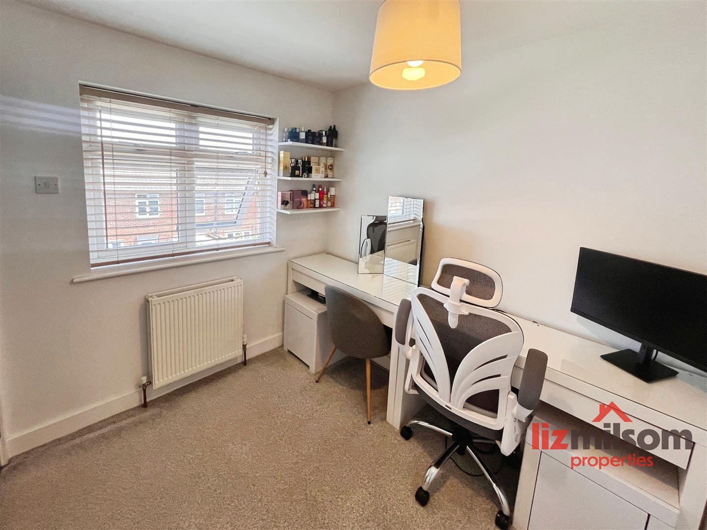 Salisbury Drive, Midway, Swadlincote Image 21