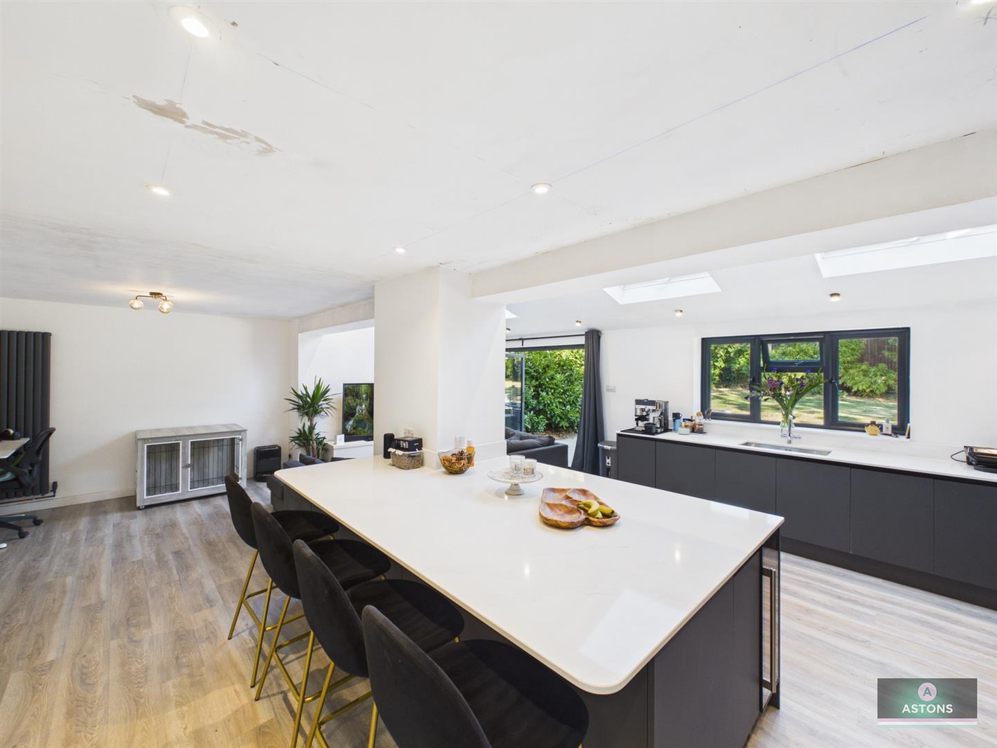 Gossops Green, Crawley Image 6