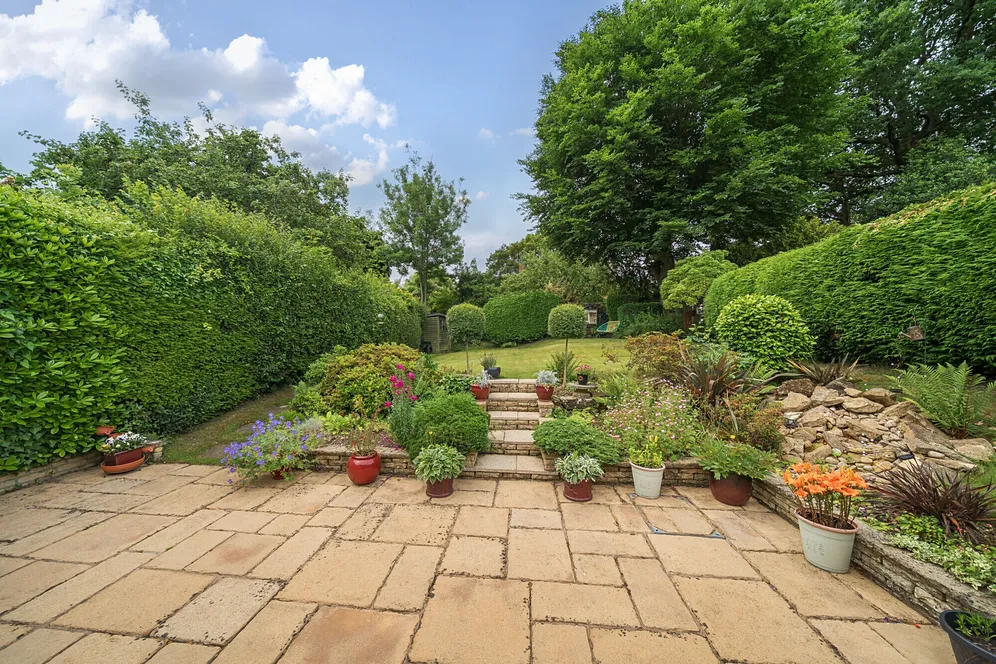 Waverley Road, Farnborough, GU14 photo 2