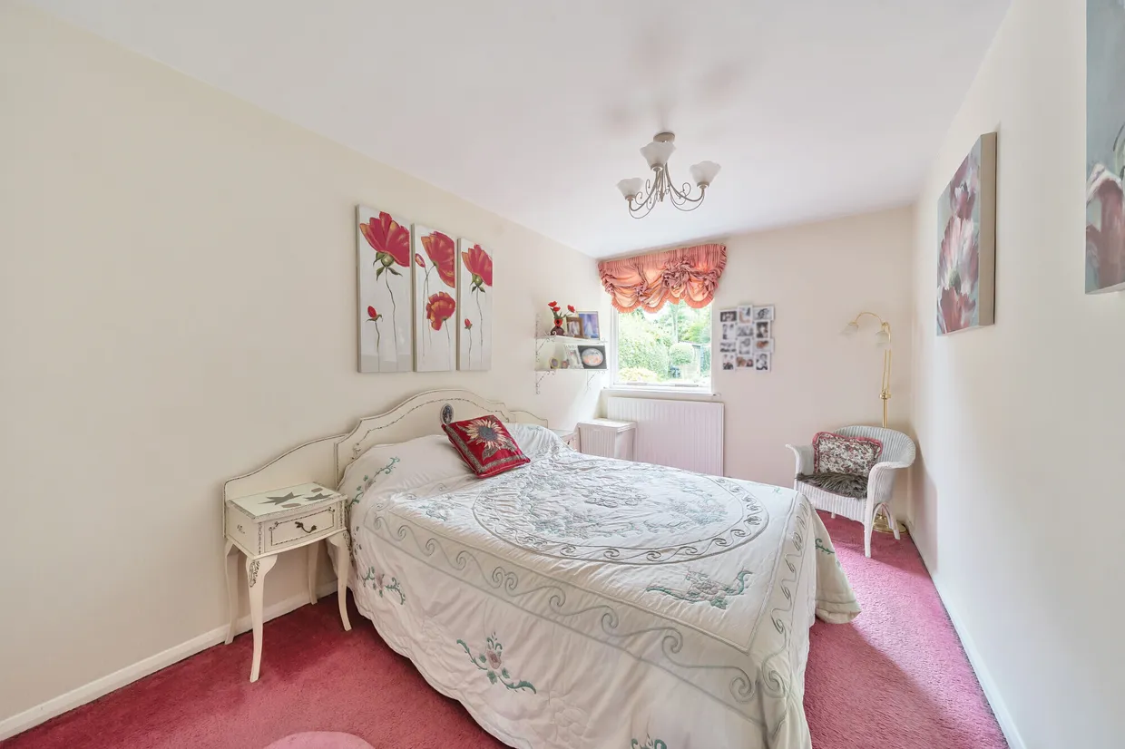 Waverley Road, Farnborough, GU14 photo 4