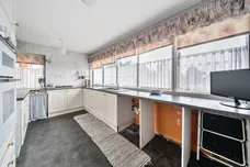 Waverley Road, Farnborough, GU14 photo 6