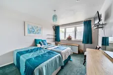Waverley Road, Farnborough, GU14 photo 9