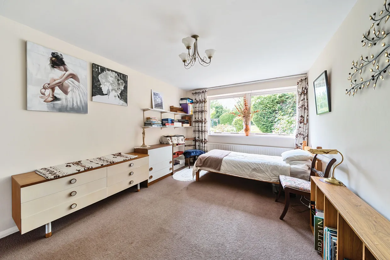Waverley Road, Farnborough, GU14 photo 12