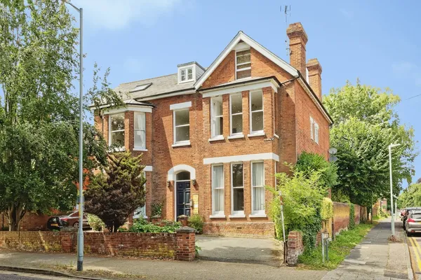 London Road, Canterbury, Kent, CT2