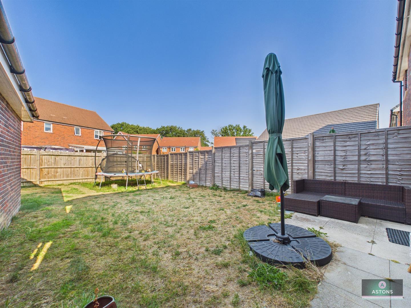 Cornwell Avenue, Crawley Image 4