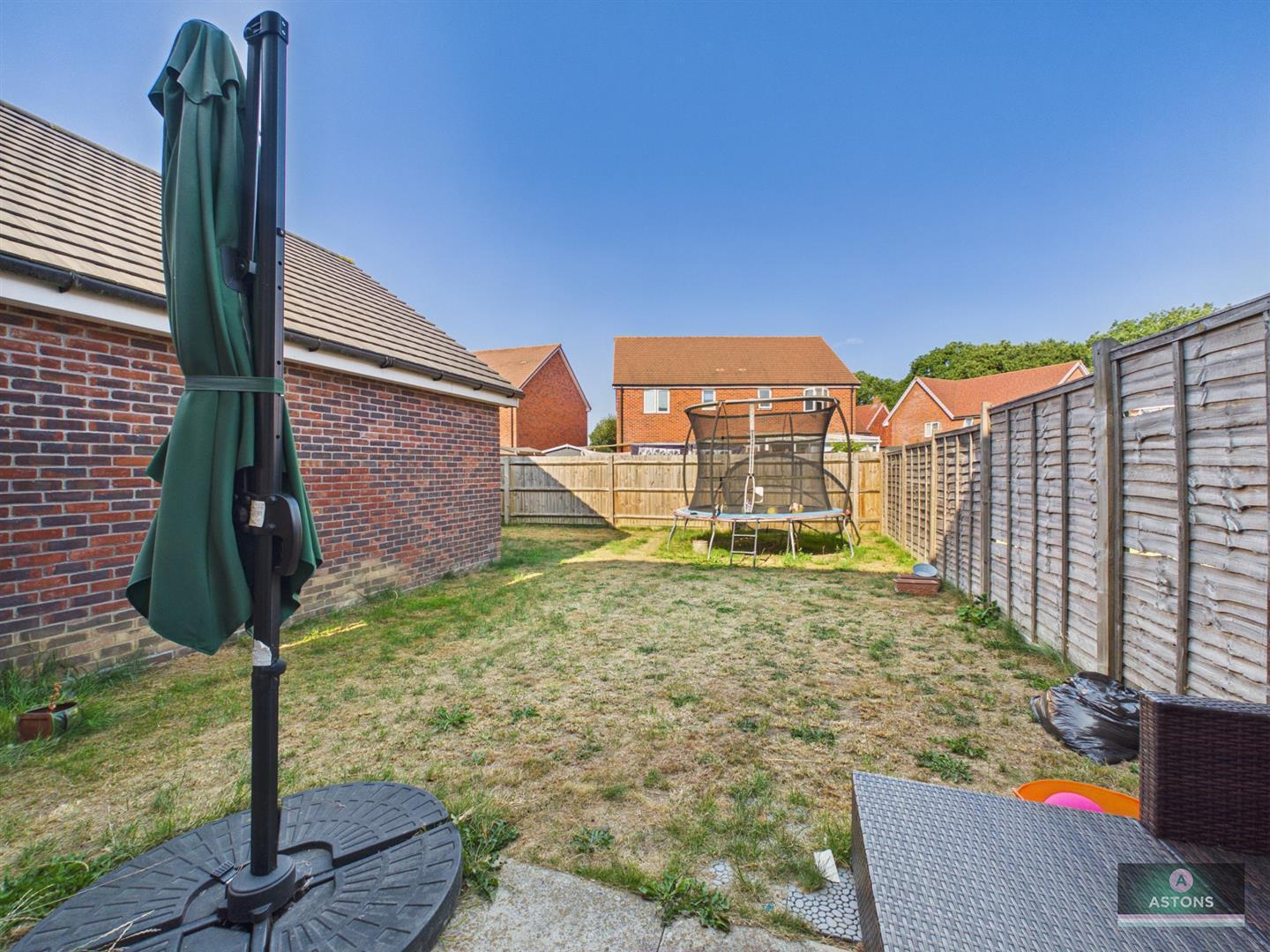 Cornwell Avenue, Crawley Image 18