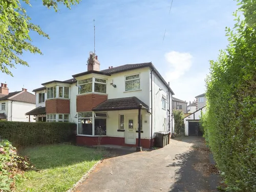 Gledhow Valley Road, LEEDSphoto
