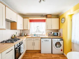 Chyngton Gardens, Seaford thumb 3