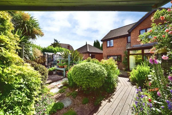 Bell Crescent, Burham, Rochester, Ken...