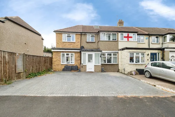 Diban Avenue, Hornchurch, RM12