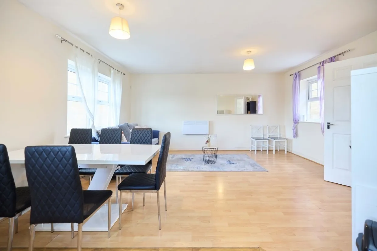 Butler Close Edgware HA8 photo 2