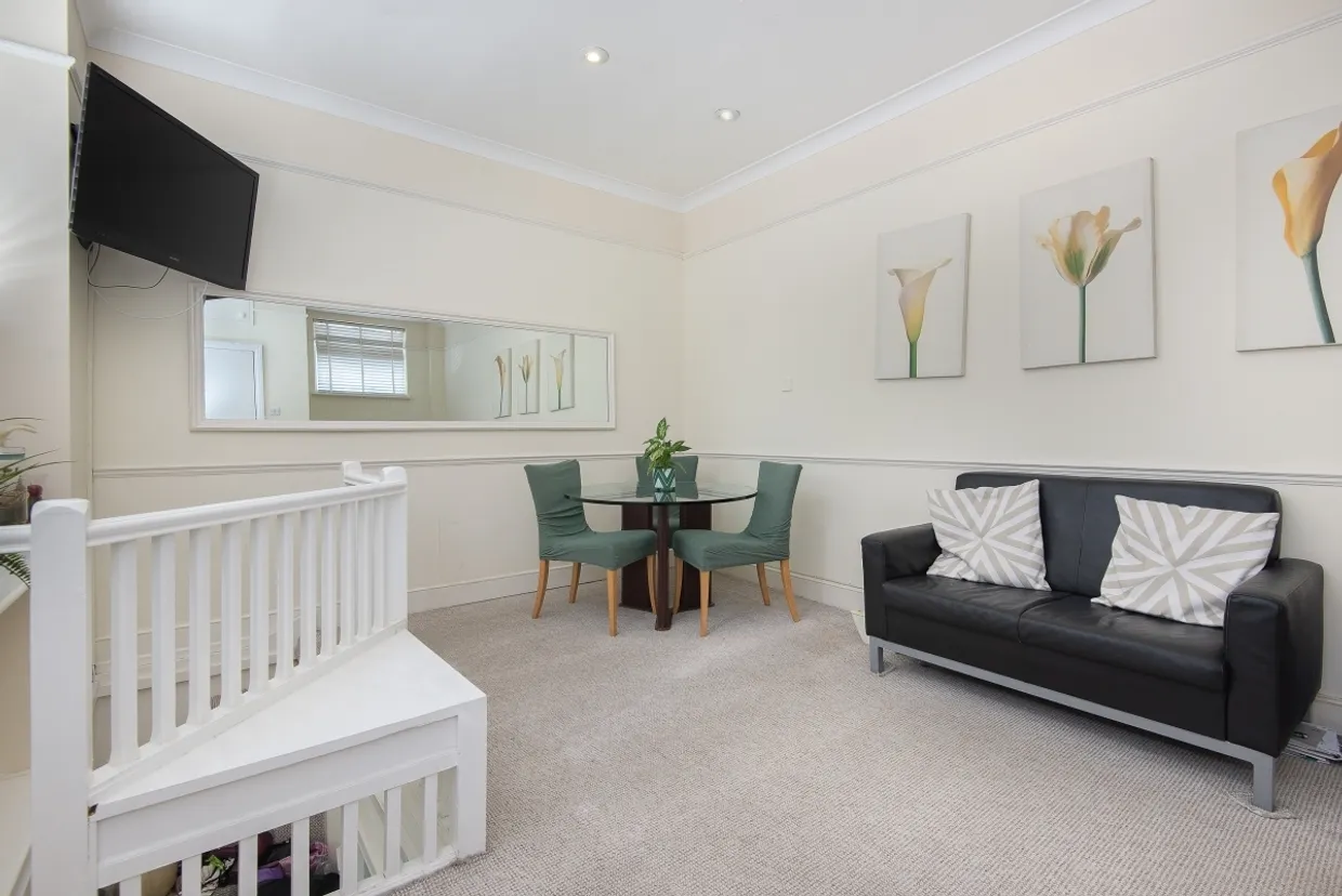 Mayford Road London SW12 photo 2