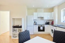Butler Close Edgware HA8 photo 3