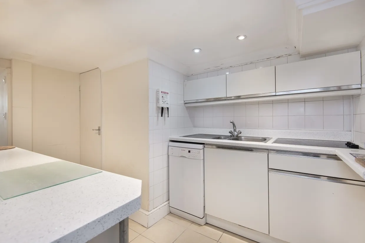 Mayford Road London SW12 photo 3