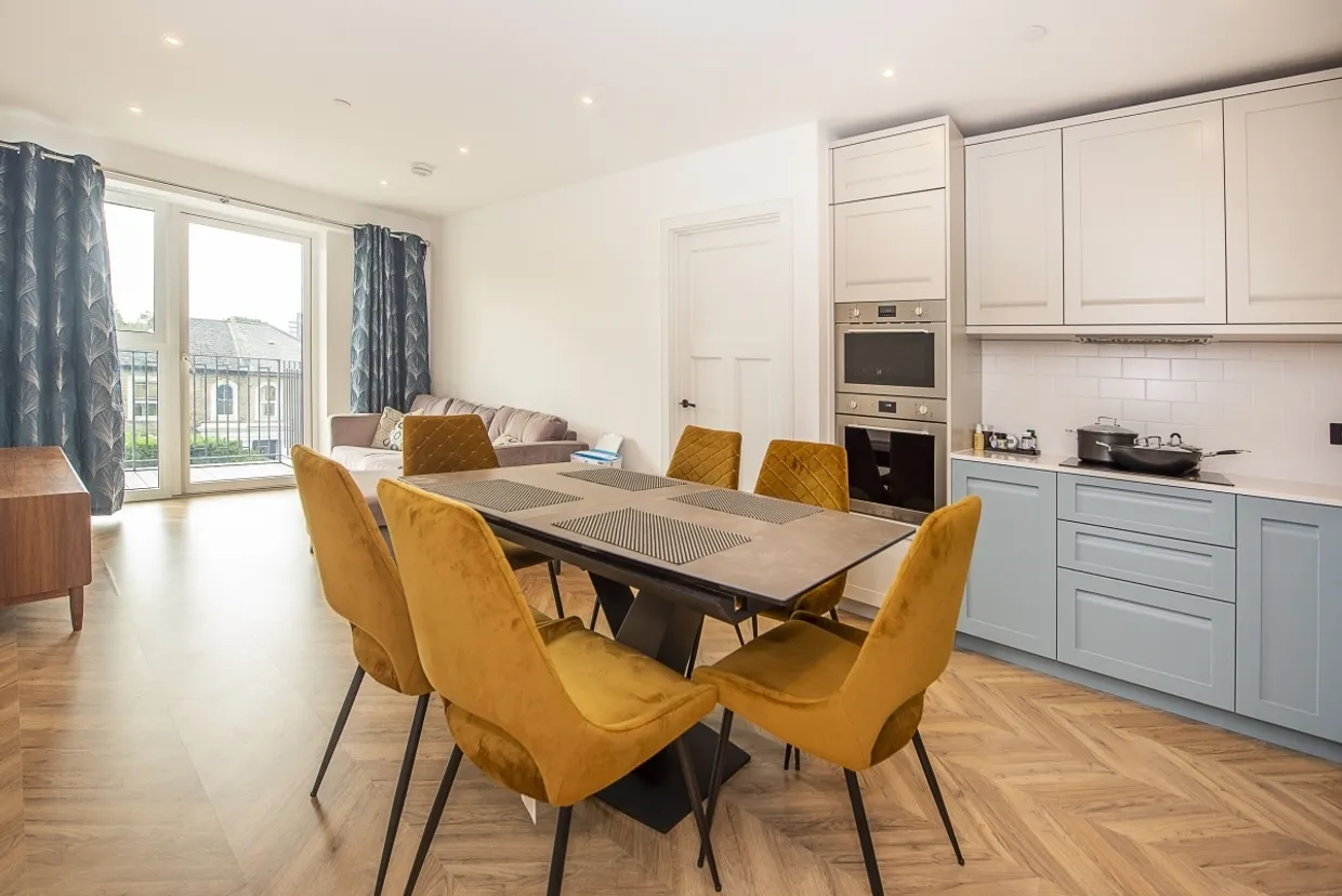5 Wheatfield Way Kington Upon Thames KT1 photo 4