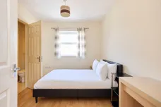 Butler Close Edgware HA8 photo 6
