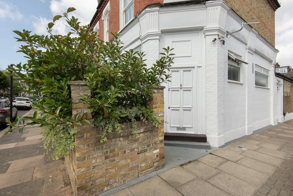 Mayford Road London SW12 photo 8