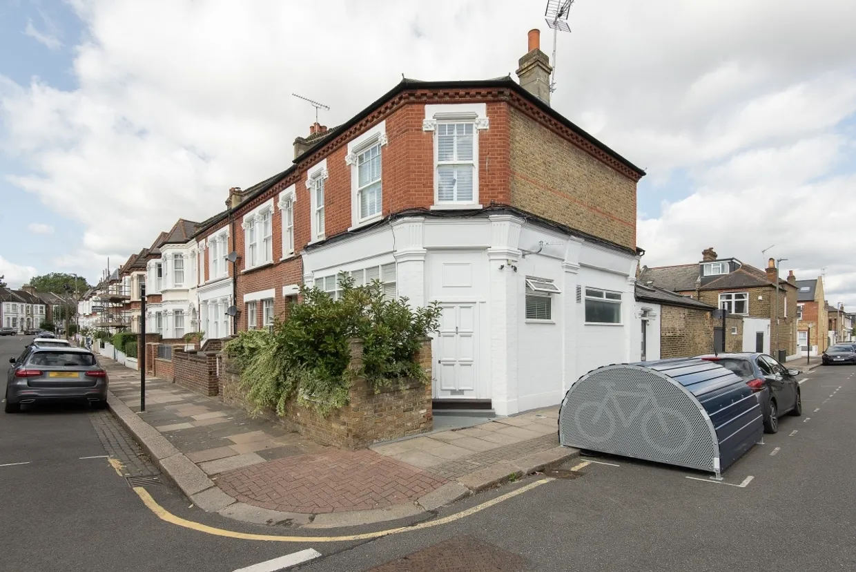 Mayford Road London SW12 photo 9