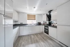 Vaughan Road Harpenden AL5 photo 2