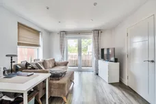 Vaughan Road Harpenden AL5 photo 3