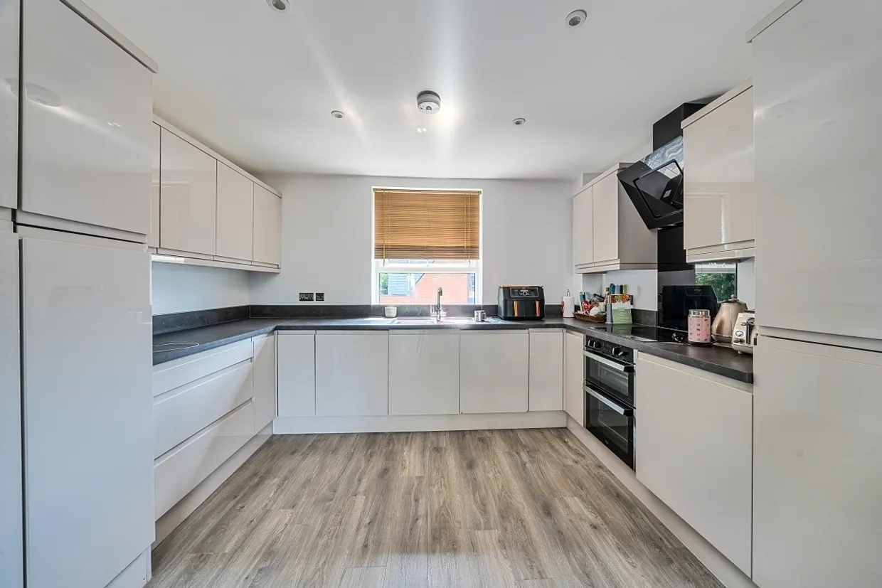 Vaughan Road Harpenden AL5 photo 12