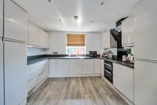 Vaughan Road Harpenden AL5 photo 12