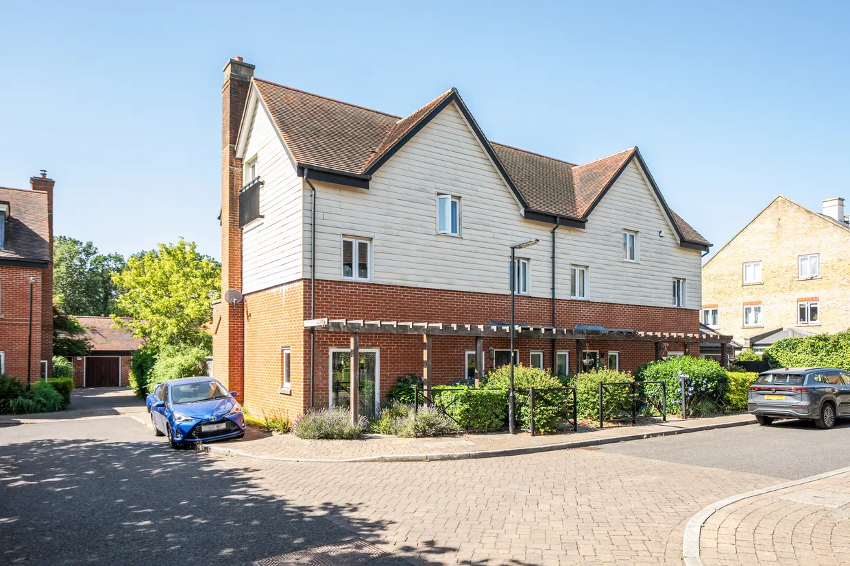 Adair Gardens, Caterham, CR3 photo 1