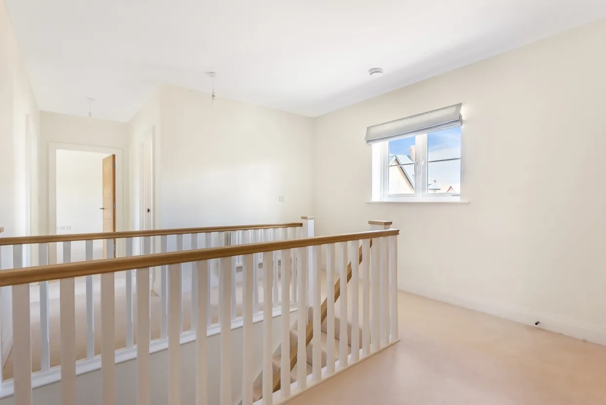 Yarrow Hill, Warfield RG42 photo 5