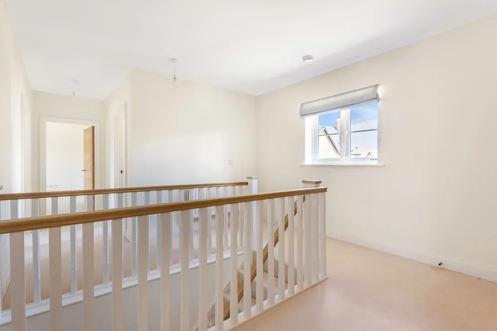 Yarrow Hill, Warfield RG42 photo 5