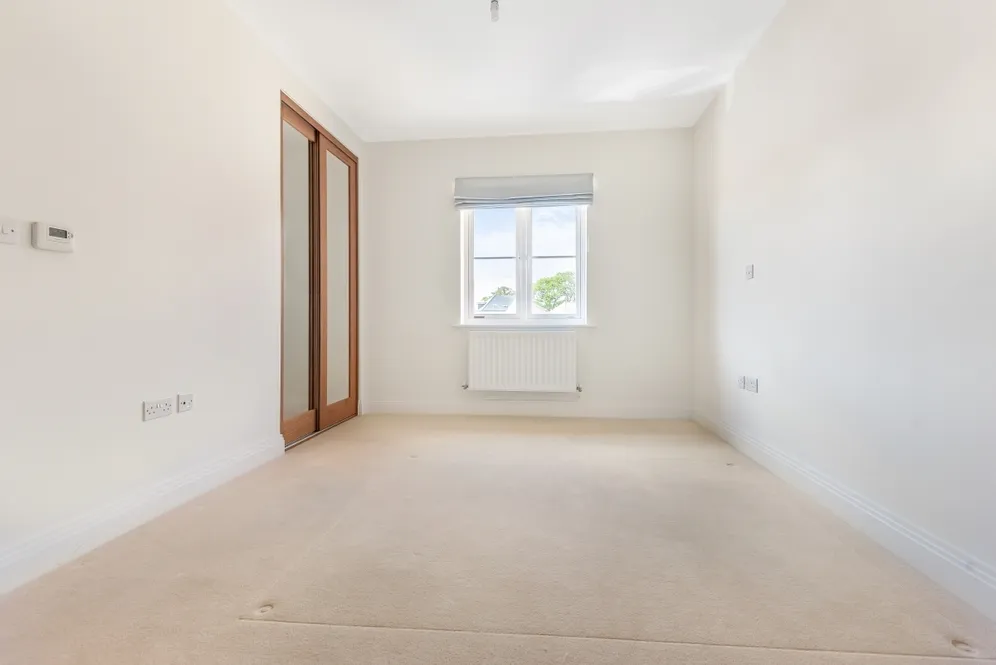Yarrow Hill, Warfield RG42 photo 6